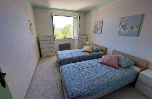 Saint-Nazaire Villa | Homerez - Villa for 8 ppl. with swimming-pool and garden at Saint-Nazaire