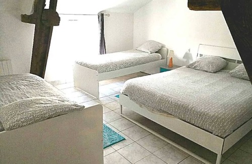 Jaunay-Clan Villa | Homerez - Villa Futuroscope, private pool