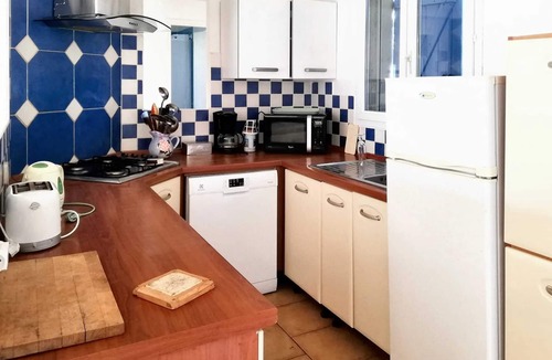 Aleria Villa | Homerez - Villa in Aléria with Pool