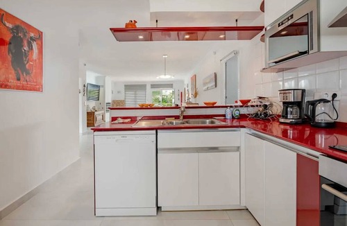 Empuriabrava Villa | Homerez - Villa in Empuriabrava
