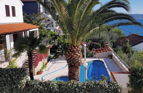 Seget Vranjica Villa | Homerez - Villa in Seget Vranjica