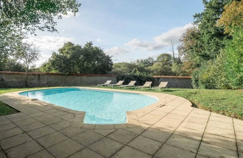 Saint-Gence Villa | Homerez - Villa in Saint-Gence