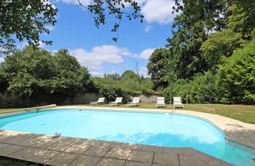 Saint-Gence Villa | Homerez - Villa in Saint-Gence