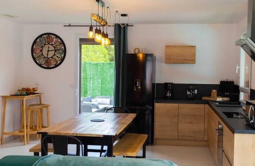 Les Cluses Villa | Homerez - Villa, Spanish border