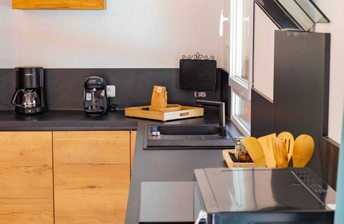 Les Cluses Villa | Homerez - Villa, Spanish border