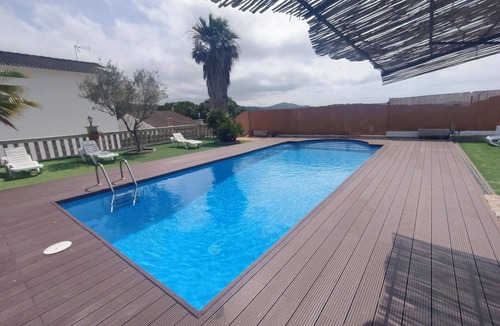 Vidreres Villa | Homerez - Villa Vidreres with Pool