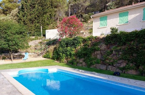 Saint-Nazaire Villa | Homerez - Villa With swimming pool
