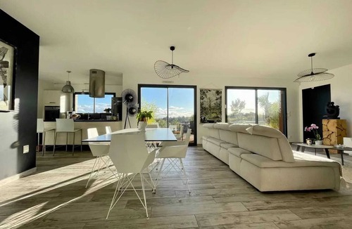 Duran Villa | Homerez - Villa with pool in Duran