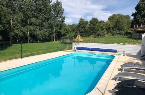 Chalandray House | Homerez - Welcoming House with Pool in Chalandray