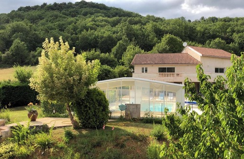 Saint-Gery House | Homerez - Welcoming house in Saint-Géry with shared pool