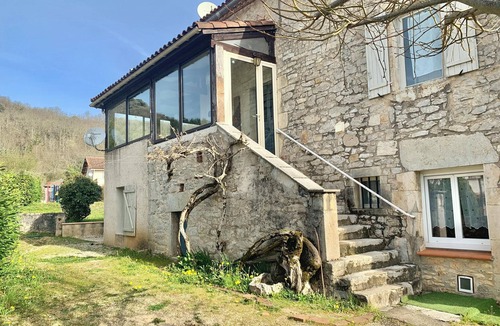 Saint-Gery House | Homerez - Welcoming house in Saint-Géry with shared pool