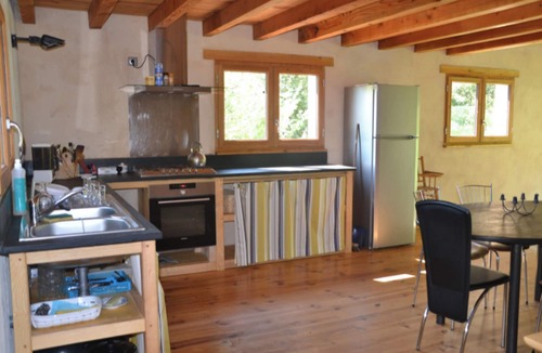 Gembrie House | Homerez - Welcoming House in Gembrie with Shared Pool