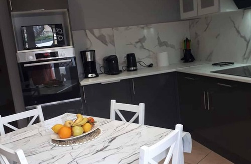 Paulhan Villa | Homerez - Welcoming Villa in Paulhan with Private Pool