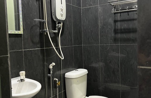 Kempas Hotel | Homestay 77