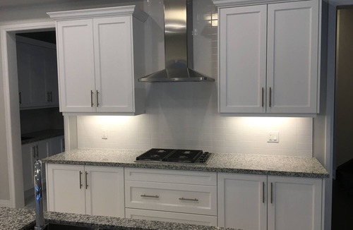 Aurora House | Homestay Accommodation - Aurora, ON