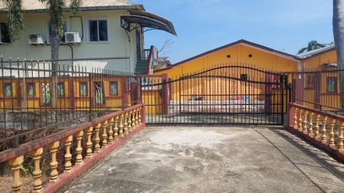 Kampung Kepong House | HOMESTAY AL- Amin