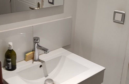 Clef-Vallee-d'Eure Villa | Homestay and private bathroom. accessible kitchen