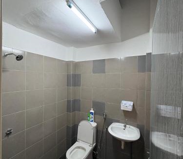 Tanjung Rambutan House | Homestay AtinAya