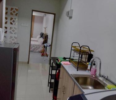 Kampung Seberang Takir House | Homestay Ava Studio