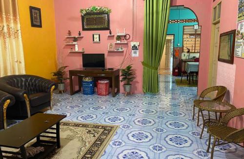 Kampong Raja House | Homestay Bonda