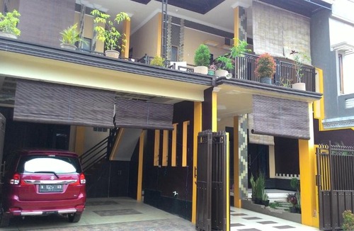 Oro Oro Ombo House | Homestay Browniez