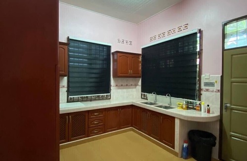 Sungai Rengas Lama House | Homestay Che Yang