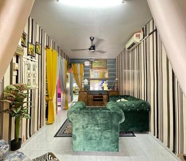 Kampung Naga House | Homestay CikYam