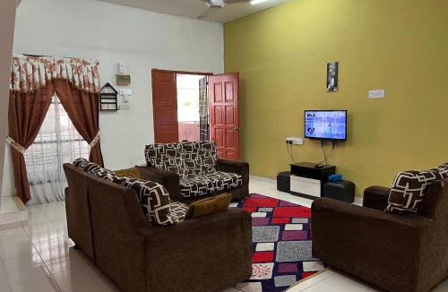 Kampung Tembok House | Homestay D-Zara