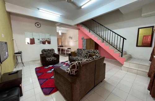 Kampung Tembok House | Homestay D-Zara