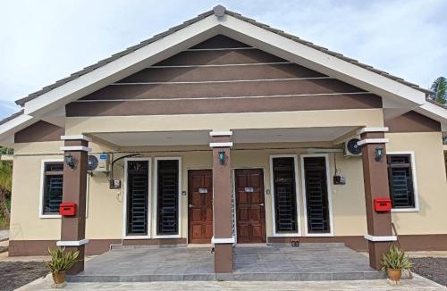 Sungai Pelek House | HOMESTAY DESA TERATAI