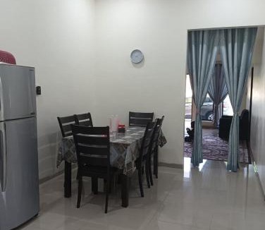 Sungai Pelek House | HOMESTAY DESA TERATAI