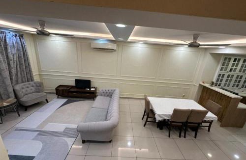 Klang House | Homestay in Bukit Raja, Klang
