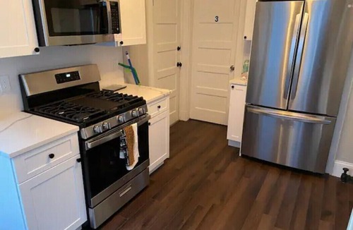 Meeting House Hill Bed & Breakfast | Homestay In Fields Corner Area Boston