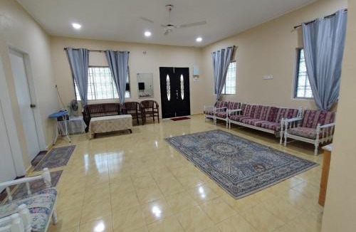 Batu Pahat House | Homestay MakTeh