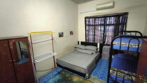 Parit Raja House | Homestay Melewar