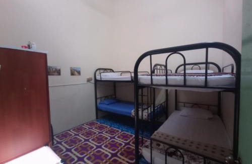 Parit Raja House | Homestay Melewar