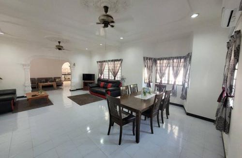 Hulu Selangor House | Homestay Melor Serendah