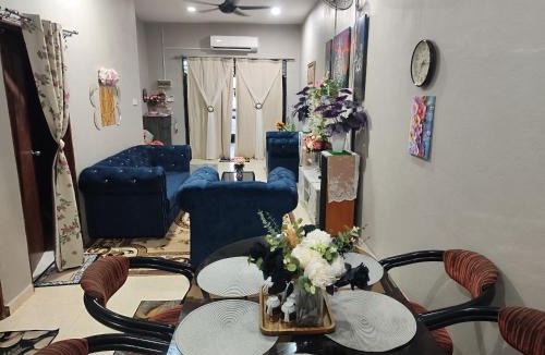 Taman Sri Cempaka House | Homestay Norzul