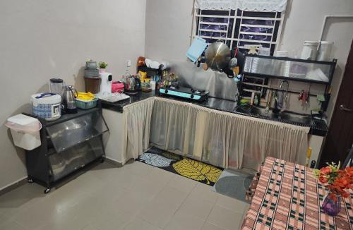 Taman Sri Cempaka House | Homestay Norzul