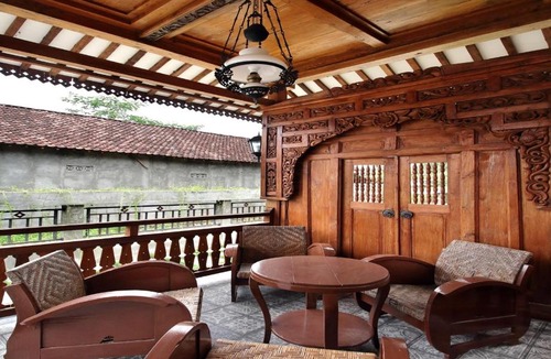 Bangunjiwo House | HOMESTAY OMAH BATA
