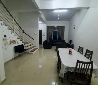 Kampung Paya Kongsi House | Homestay Pohon Rendang