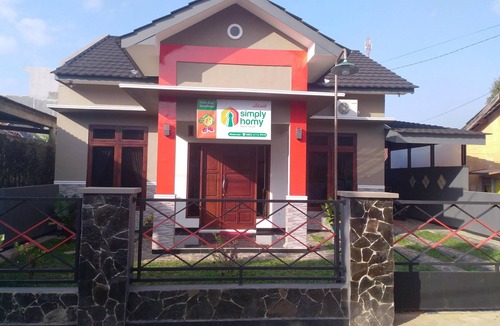 Purbalingga Villa | Homestay Purbalingga Tengah Kota by Simply Homy