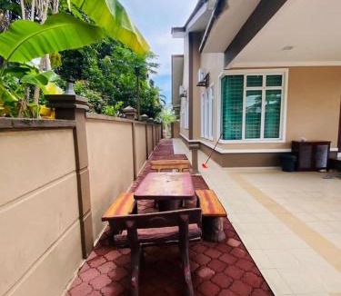 Kampung Rambutan Rendang Villa | Homestay Rohmat