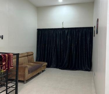 Ayer Molek House | Homestay rose