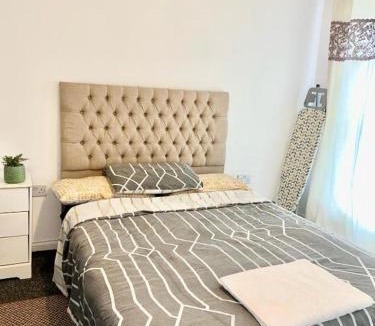 Waltham Abbey House | Homestay Special