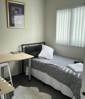 Papatoetoe House | Homestay students
