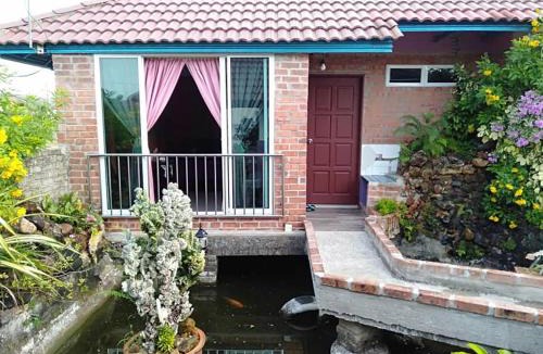 Kampung Gong Kempas House | Homestay Syams