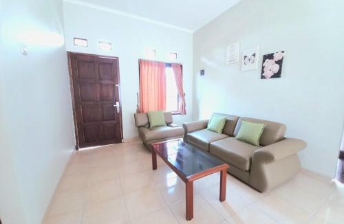Sinduharjo House | Homestay Syariah Jakal By Simply Homy
