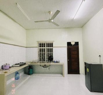 Kampung Serdang Baru House | Homestay Teratak Putih GS