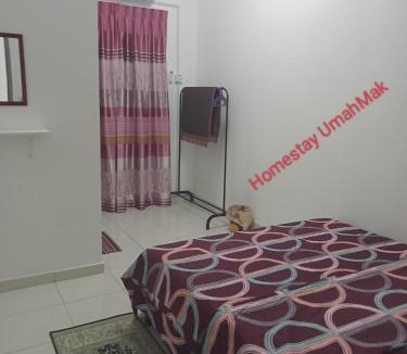 Ijok House | Homestay UmahMak